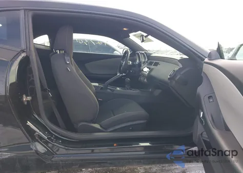 2010 Chevrolet Camaro 1Ls z USA, uszkodzony, nr VIN 2G1FE1EV2A9216132